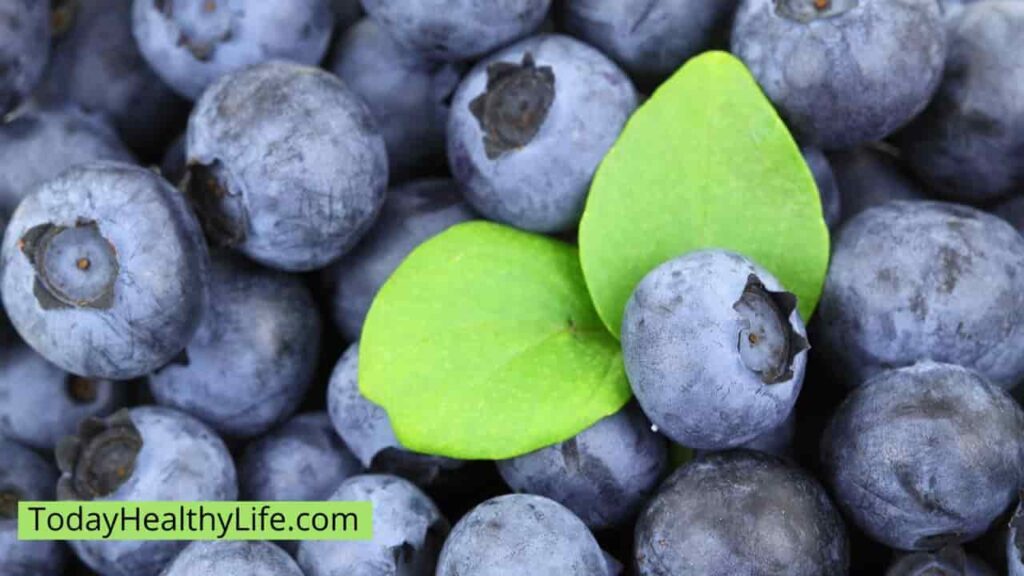 In this picture, few blueberries with two it's the leaf.  How long do blueberries last? Do you know?