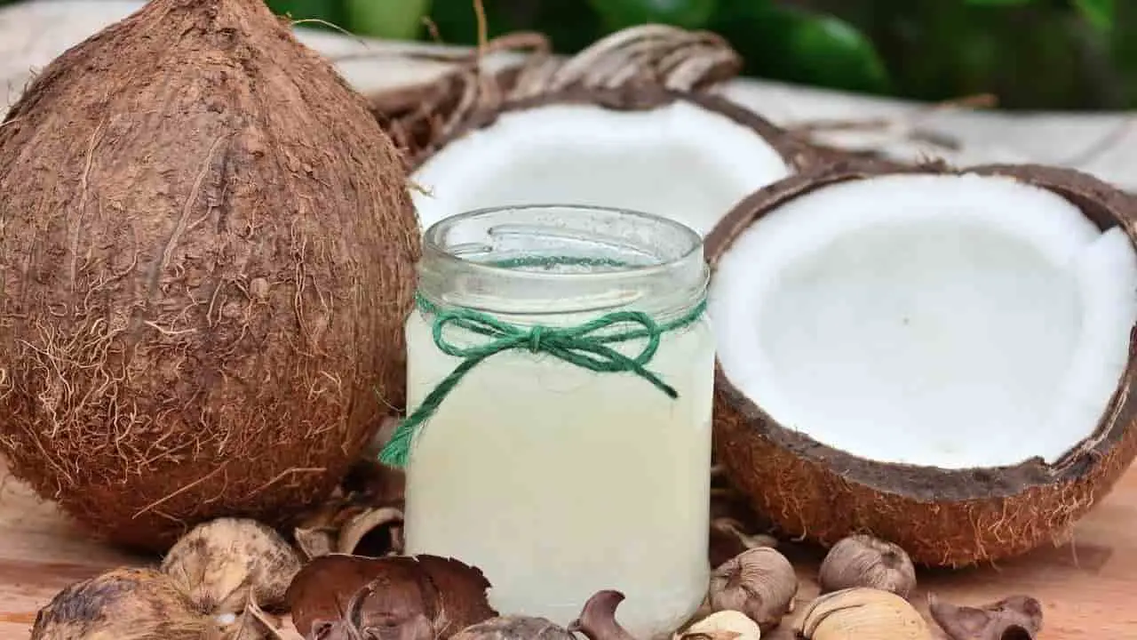 Eating Coconut Oil Before Bed (Weight Loss & All Top Benefits)