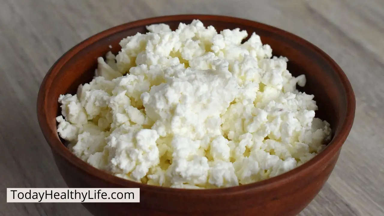 A bowl of cottage cheese on the table. What does cottage cheese taste like?