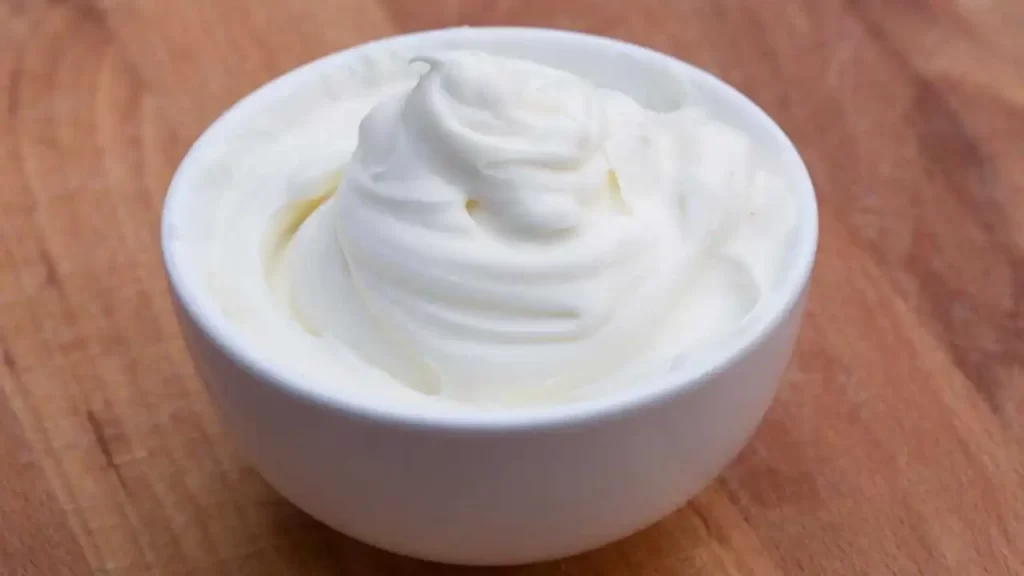 How to Make Sour Cream with Greek Yogurt and Lemon or Vinegar